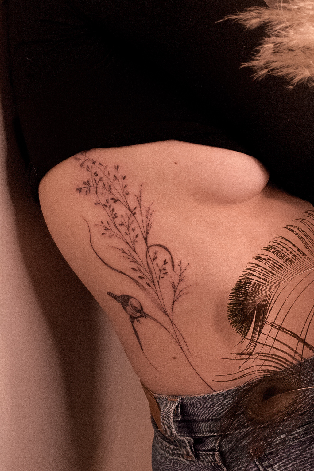 tatouage fin à rennes délicat
